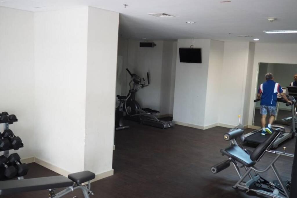 1 Bedroom Apartment Near Central Park Mall Jakarta Bagian luar foto