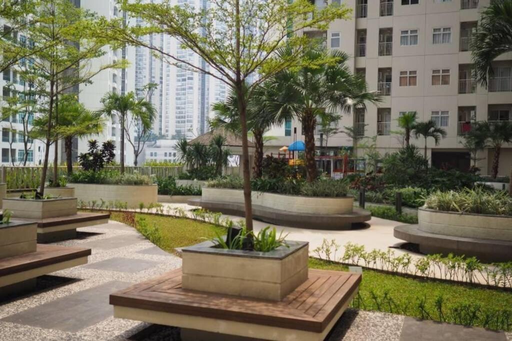 1 Bedroom Apartment Near Central Park Mall Jakarta Bagian luar foto